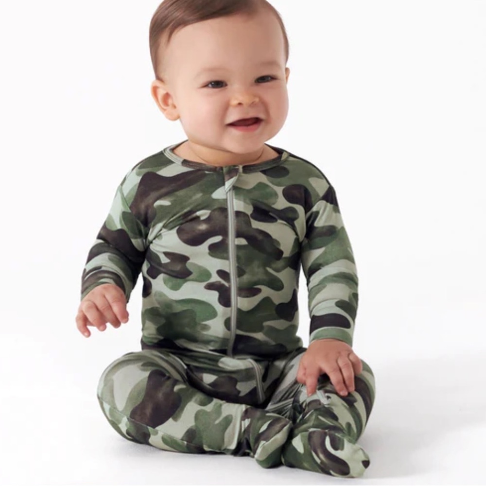 💙NWOT Gerber Camo Buttery Soft Viscose (3-6M)
